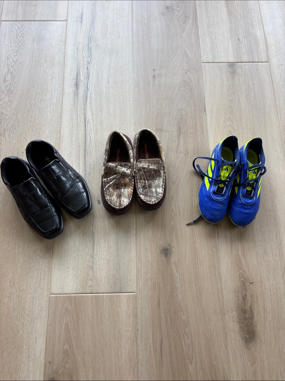 🧡Bundle of 3 pairs of boys size 3.5 shoes🧡